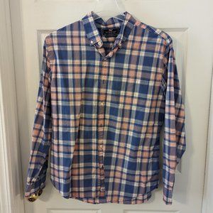 Vineyard Vines Men's shirt size L